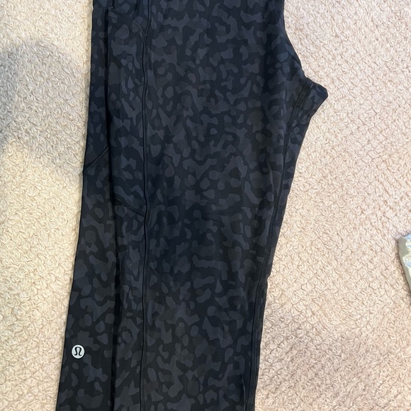 Lululemon “Base pace” high rise tight 25” - Picture 4 of 4